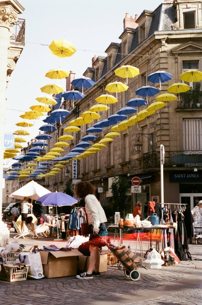 Teen girls Brive-la-Gaillarde